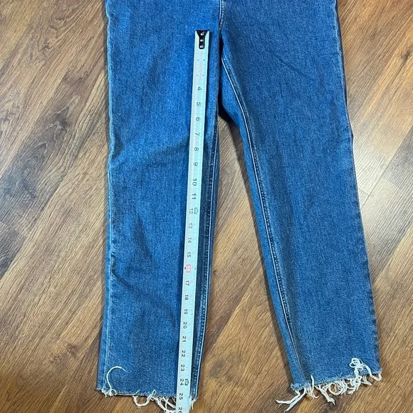Express Distressed Ankle Jeans - Picture 4 of 9